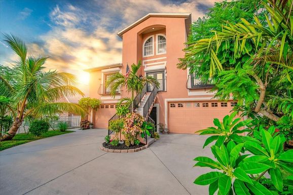 1711 RIVERSIDE DRIVE