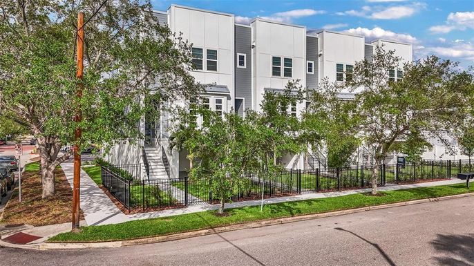 203 DANUBE AVENUE UNIT 1