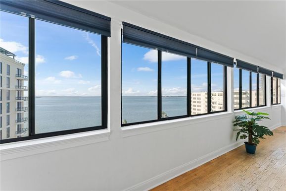 2109 BAYSHORE BOULEVARD UNIT 1002