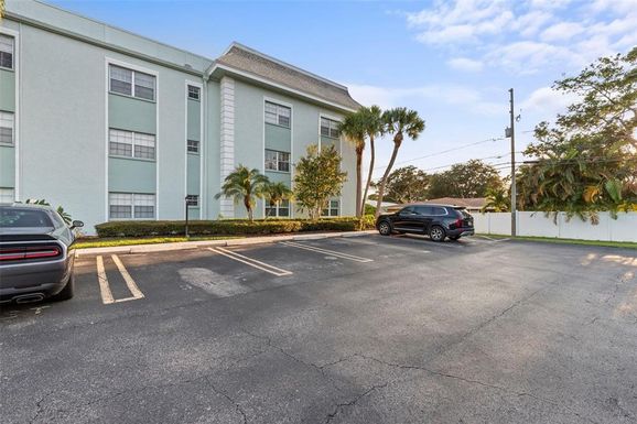 1706 BELLEAIR FOREST DRIVE UNIT 114