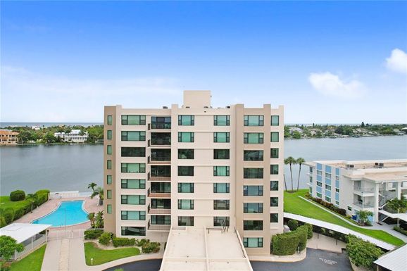 750 ISLAND WAY UNIT 304