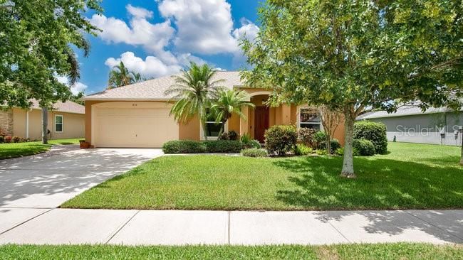 830 HONEYSUCKLE DRIVE