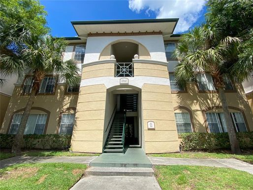 17110 CARRINGTON PARK DRIVE UNIT 821