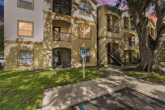 5604 PINNACLE HEIGHTS CIRCLE UNIT 206