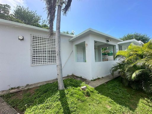 A33 EXT. SAN LORENZO A33 EXT. SAN LORENZO