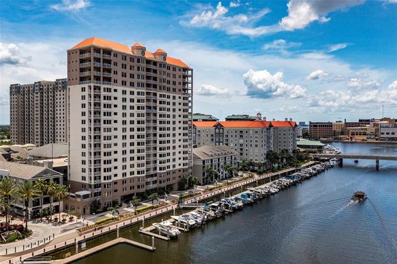 371 CHANNELSIDE WALK WAY UNIT 902