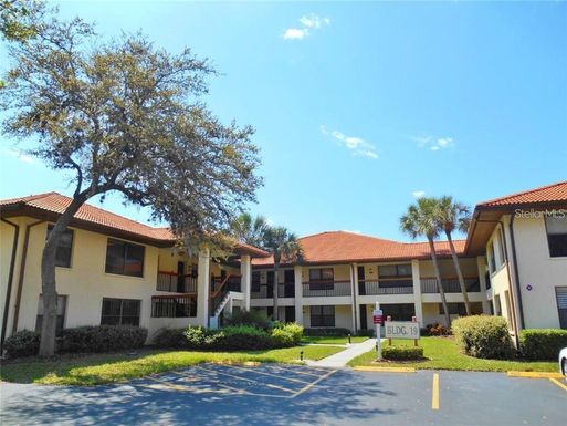 1910 HAMMOCK PINE BOULEVARD UNIT 1910