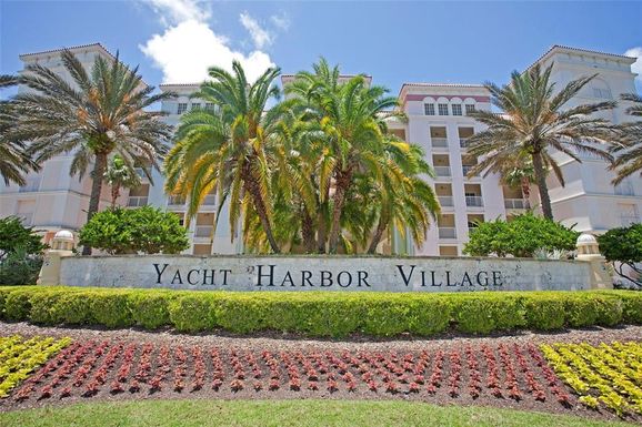 214 YACHT HARBOR DRIVE