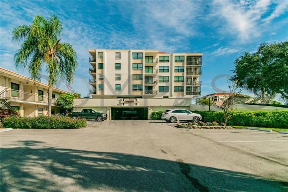 6177 SUN BOULEVARD UNIT 404