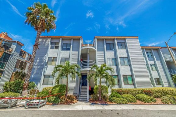 557 PINELLAS BAYWAY UNIT 222