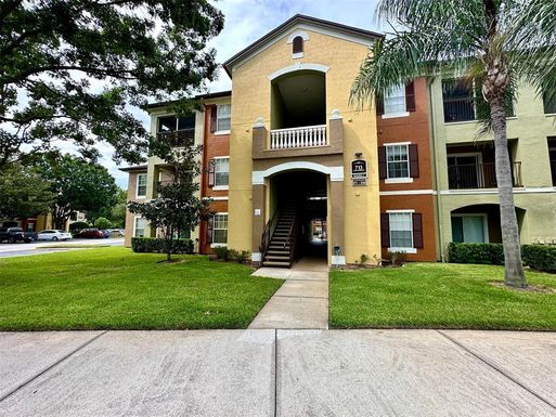 713 CREST PINES DRIVE UNIT 221