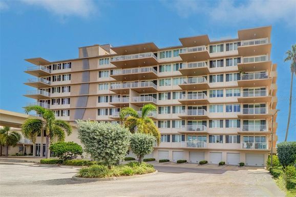 223 ISLAND WAY UNIT 5D