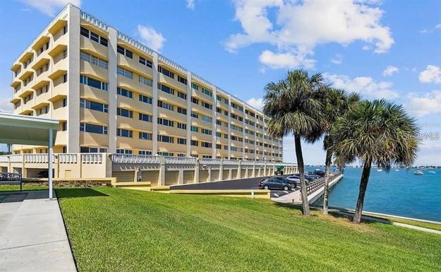 100 BLUFF VIEW DRIVE UNIT 308A