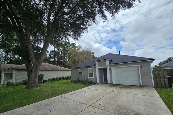 2511 NW 38TH PLACE