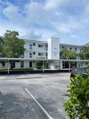 775 JOHN RINGLING BOULEVARD UNIT 22