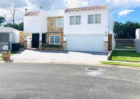 calle 4 URB. ESTANCIAS DE SAN FERNANDO UNIT A-32