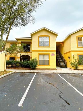 5608 PINNACLE HEIGHTS CIRCLE UNIT 305