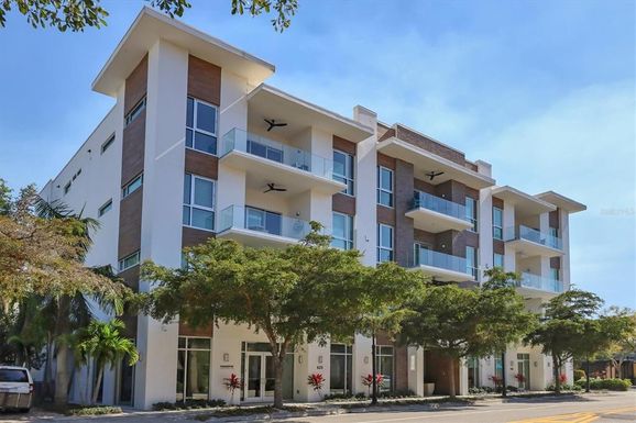 635 S ORANGE AVENUE UNIT 402