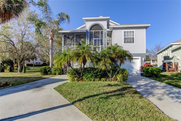 1002 MIZZEN COURT