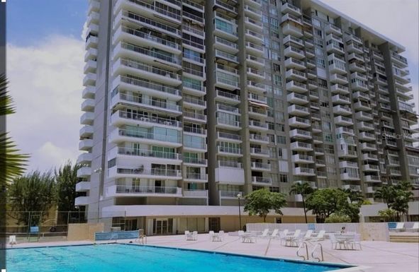 37 AVE ISLA VERDE UNIT 815