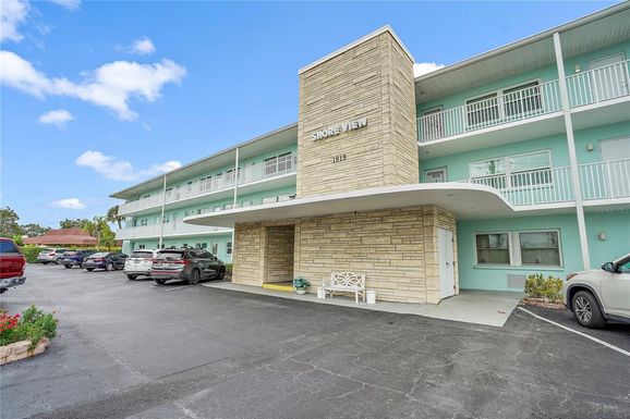 1819 SHORE DRIVE S UNIT 318