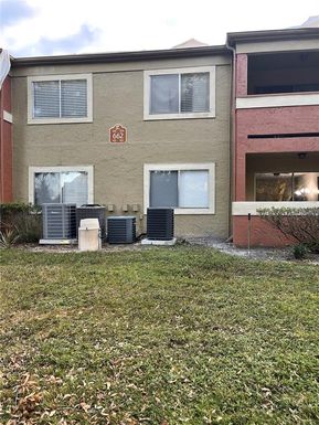 662 KENWICK CIR. CIRCLE UNIT 105