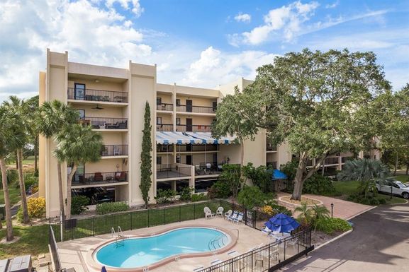 102 TARPON POINT UNIT 102