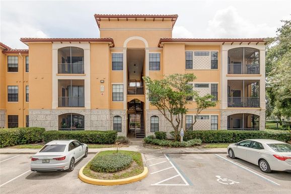 6157 METROWEST BOULEVARD UNIT 206