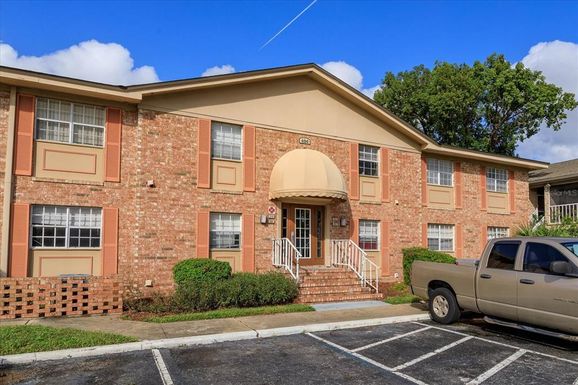 404 BANYON TREE CIRCLE UNIT 200