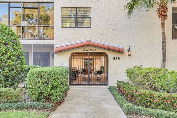 535 N INTERLACHEN AVENUE UNIT 305