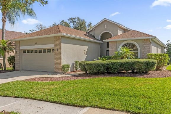 889 LAKEWORTH CIRCLE