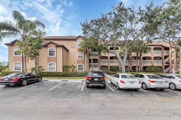 13929 FAIRWAY ISLAND DRIVE UNIT 812