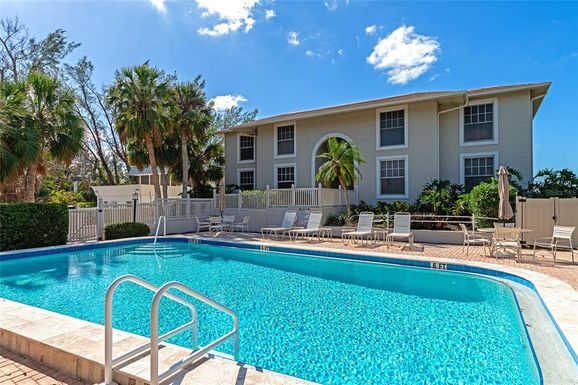 5201 GULF OF MEXICO DRIVE UNIT 104