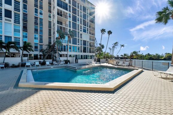 7400 SUN ISLAND DRIVE S UNIT 203