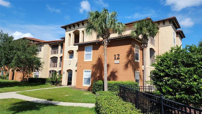 5512 METROWEST BOULEVARD UNIT 11