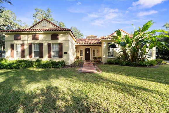 1330 SILVER LAKE COURT