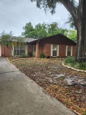 6923 SPANISH MOSS CIRCLE