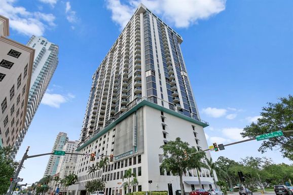 1 BEACH DRIVE SE UNIT 1809