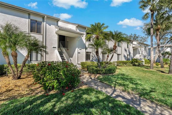 122 E CYPRESS COURT UNIT 22