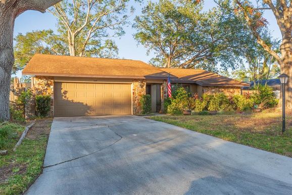 8493 CYPRESS LAKE CIRCLE