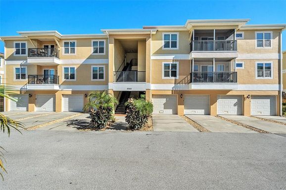 5065 ROYAL PALMS WAY UNIT 204