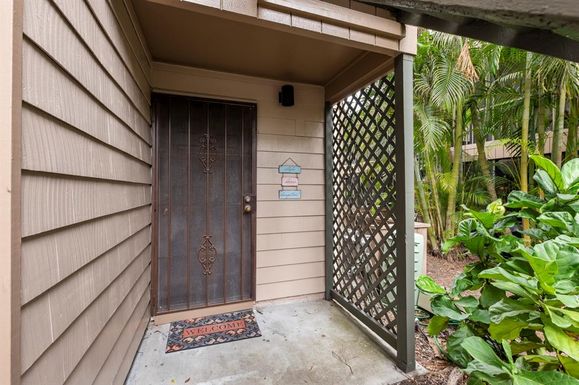 1720 GLENHOUSE DRIVE UNIT 330