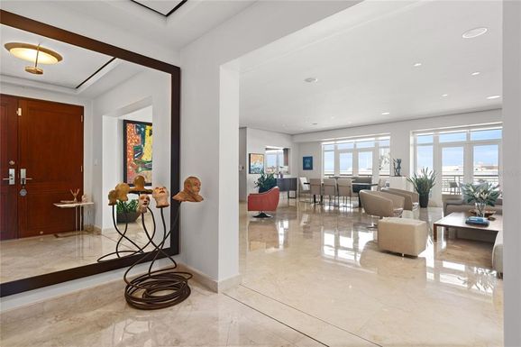 105 PASEO GILBERTO CONCEPCIÓN DE GRACIA UNIT PH5