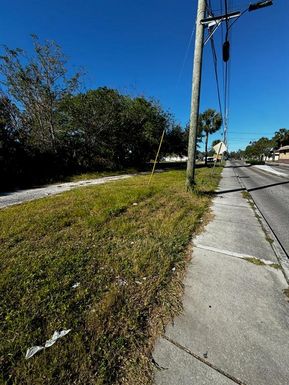 MARTIN LUTHER KING JR AVENUE