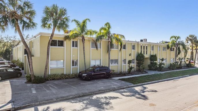 3206 W AZEELE STREET UNIT 100