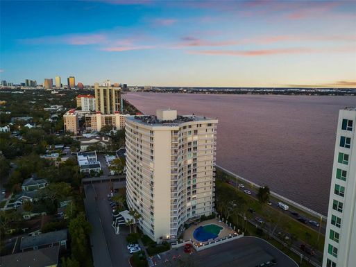 2611 BAYSHORE BOULEVARD UNIT 1103