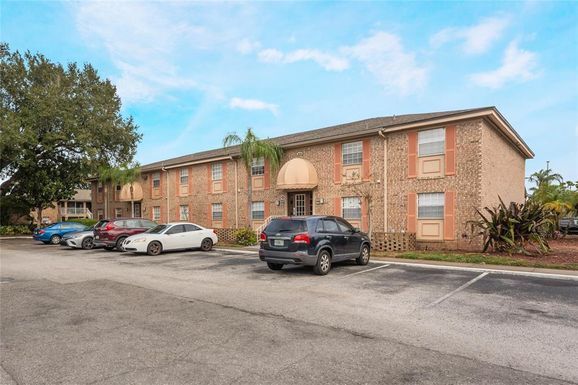 424 BANYON TREE CIRCLE UNIT 102