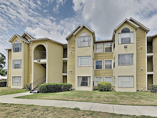 4748 WALDEN CIRCLE UNIT 825