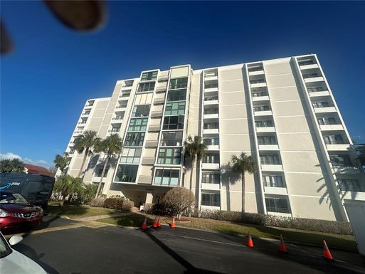 855 E BAYWAY BOULEVARD UNIT 902