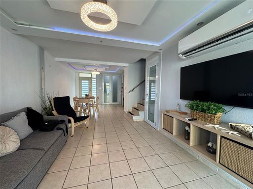 Condo. JARDIN SERENO UNIT 909